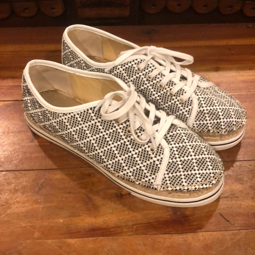 Super Cute  Black & White Espadrilles